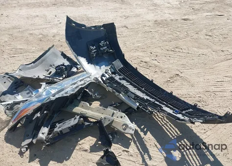 2018 Toyota Highlander Xle z USA, uszkodzony, nr VIN 5TDKZRFH3JS536729